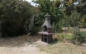 Casa indipendente immersa nel verde con vista mare